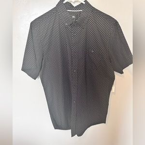 Obey men’s size medium. Button down short sleeve. NWT. Black.